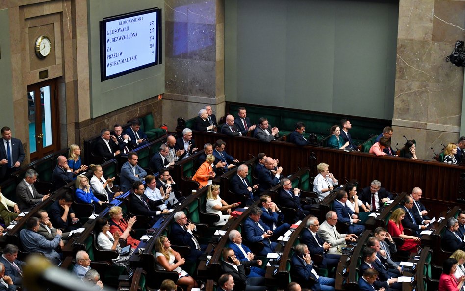 Sejm opowiedział się przeciwko odrzuceniu nowelizacji ustawy o referendum ogólnokrajowym, która ma u