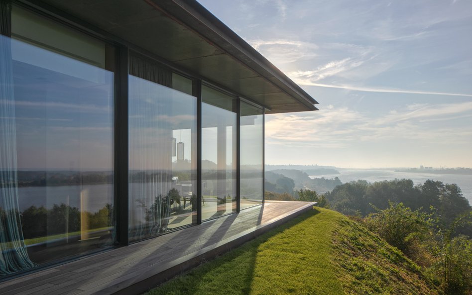 Dom 35.35 na Skarpie” to projekt warszawskiej pracowni 77 Studio Architektury.