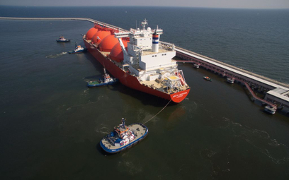 Statki z metanem, które wpływają do gazoportu w Świnoujściu, mają 315 m długości i 50 m wysokości