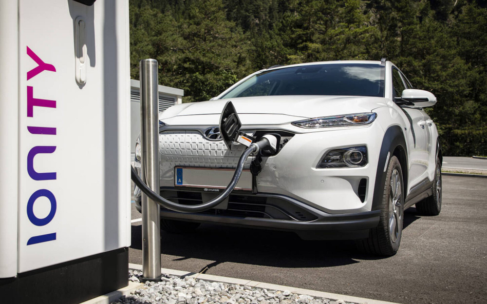 Hyundai dołącza do sieci rozwoju szybkich ładowarek
