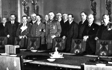 Jedno z nielicznych posiedzeń rządu Adolfa Hitlera (1934 r.).