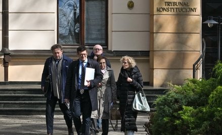 Sędziowie TK: Maciej Taborowski (L), Anna Korwin-Piotrowska (2P), Krystian Markiewicz (2L), Magdalen