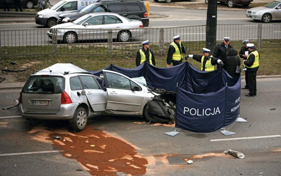 Prawa do świadczenia z ubezpieczenia wypadkowego nie ma osoba, która będąc pod wpływem alkoholu, prz