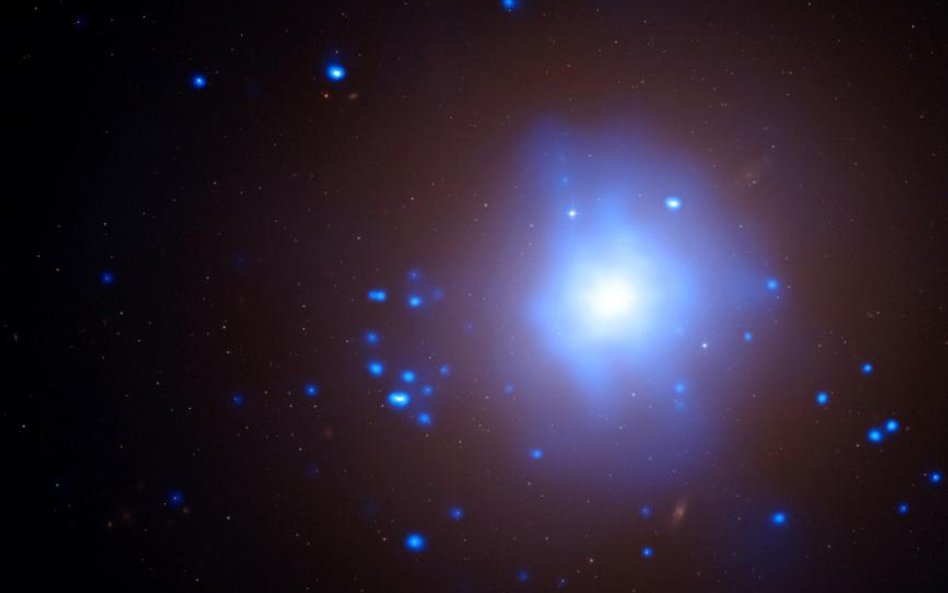 Stephen Hawking rozwiązał zagadkę czarnych dziur?