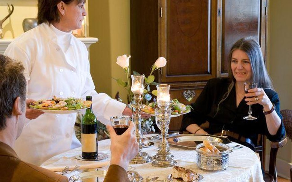 Wydatki na spotkania z kontrahentem w restauracji można wrzucić w koszty PIT lub CIT