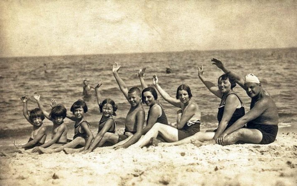 Wańkowiczowie w Jastarni, 1927 rok. Od prawej: Melchior Wańkowicz, Marietta (żona brata pisarza), Zo