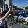 Wojsko i pojazd do burzenia barykad na ulicach Mińska