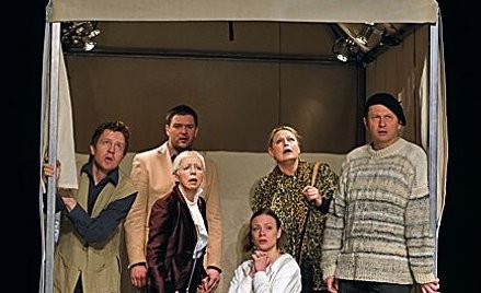„Opis obyczajów III” to pierwsza premiera w teatrze IMKA. Jak mówi Tomasz Karolak, nawiązanie do leg