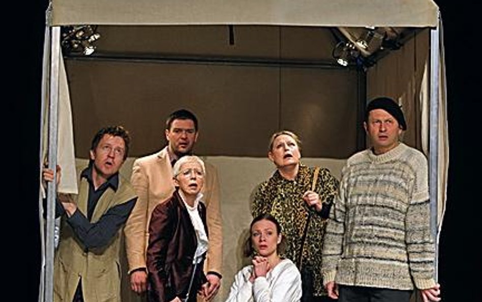 „Opis obyczajów III” to pierwsza premiera w teatrze IMKA. Jak mówi Tomasz Karolak, nawiązanie do leg