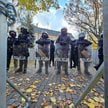 Policja przed budynkiem Trybunału Konstytucyjnego w Warszawie