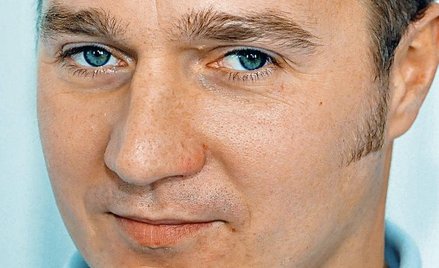 Zwolnienie z VAT przez osoby uprawnione do usługowego prowadzenia ksiąg rachunkowych - interpretacje