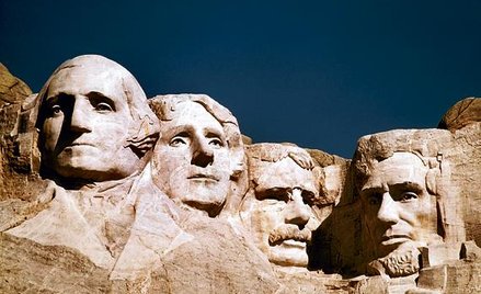 Twarze czterech prezydentów mają 18 metrów wysokości