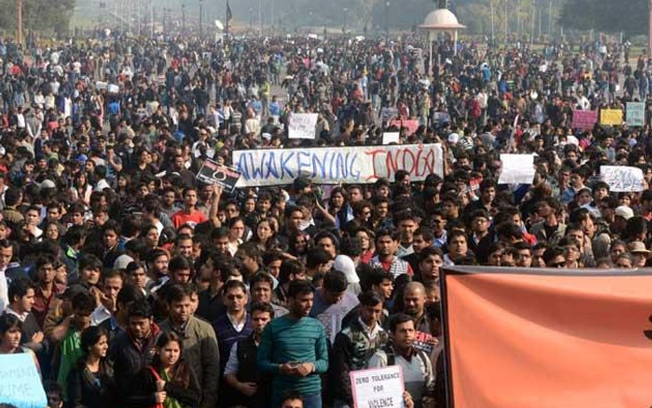 Brutalny gwałt i zabójstwo studentki spowodowały w Indiach wielotysięczne demonstracje, których ucze