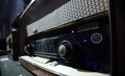 4 godziny i 32 minuty – przez tyle czasu średnio słuchaliśmy codziennie radia w I półroczu tego roku