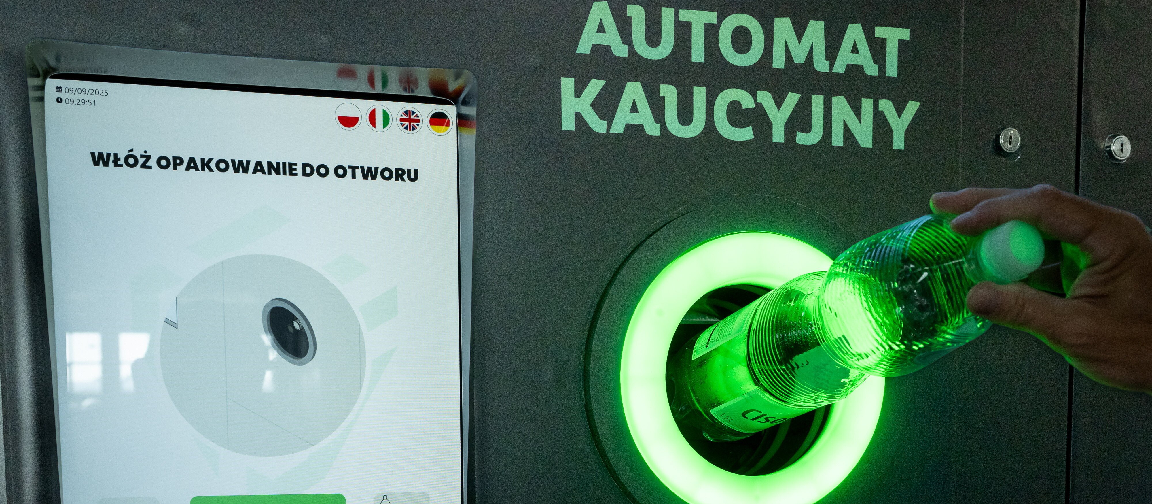 Poles are giving distant  bottles and cans en masse. The deposit strategy   is breaking records
