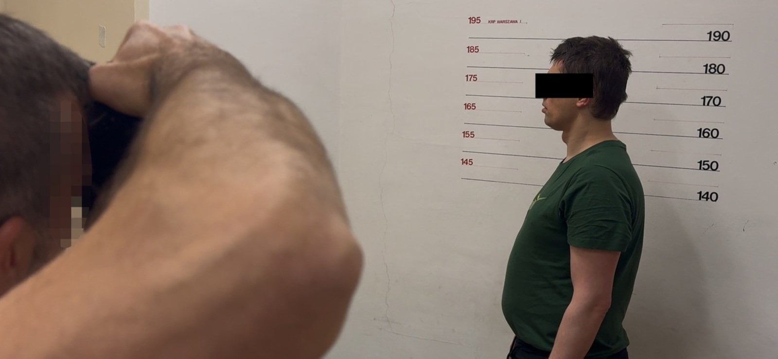 Napad na kobietę w śródmieściu Warszawy. Policjant w akcji. 2