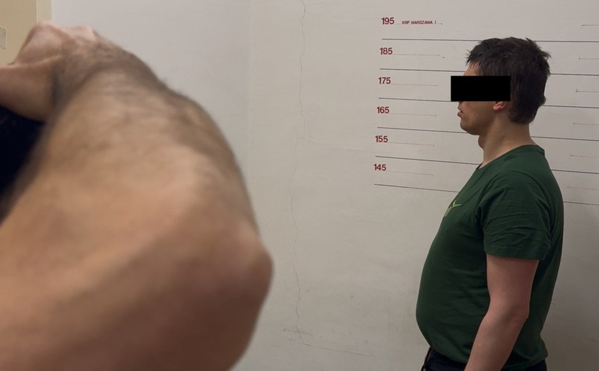 Brutalny atak w centrum Warszawy. Pomógł policjant, który szedł do pracy