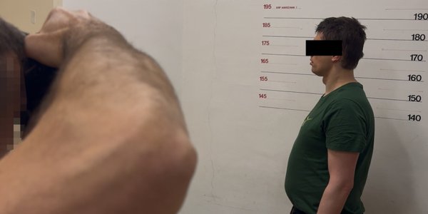 Brutalny atak w centrum Warszawy. Pomógł policjant, który szedł do pracy