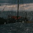 Statek, którym pływa filmowy Odyseusz to „Draken”, replika statku wikingów