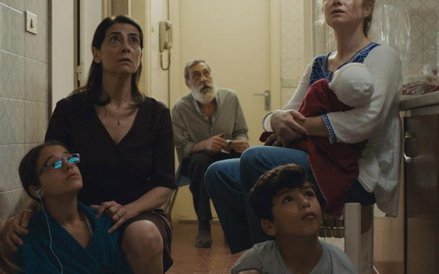 Palestynka Hiam Abbas w roli Oum Yazan i Libanka Diamand Bou Abboud (Halima).