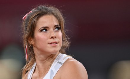 Maria Andrejczyk wystawiła medal na aukcję