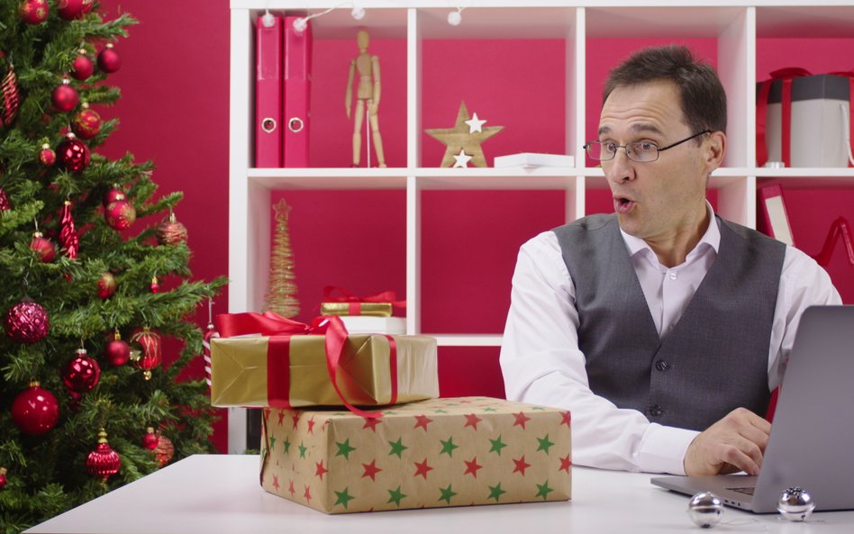 Świąteczne prezenty od pracodawcy: przywilej czy przychód