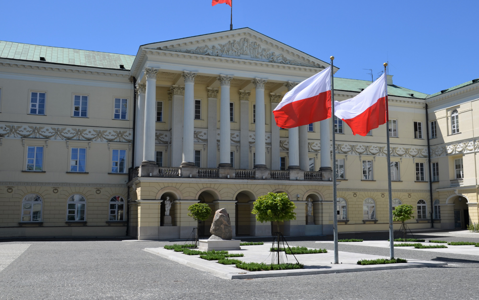 W Mazowieckim Urzędzie Wojewódzkim w Warszawie w służbie cywilnej pracuje 1,1 tys. osób.