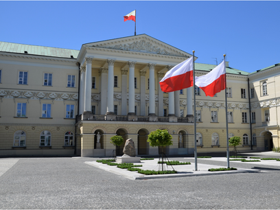 W Mazowieckim Urzędzie Wojewódzkim w Warszawie w służbie cywilnej pracuje 1,1 tys. osób.