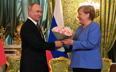 Romantyczne powitanie na Kremlu. Władimir Putin podkreślał podczas spotkania „osobisty wkład” Angeli