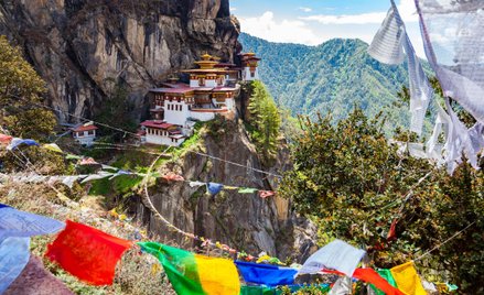 Bhutan kusi turystów złotymi monetami