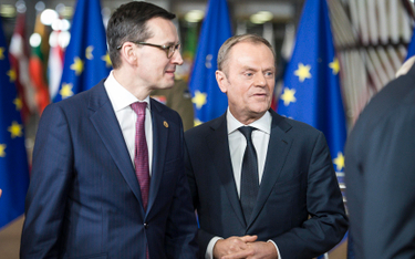 Mateusz Morawiecki i Donald Tusk w czasie unijnego szczytu w 2017 roku