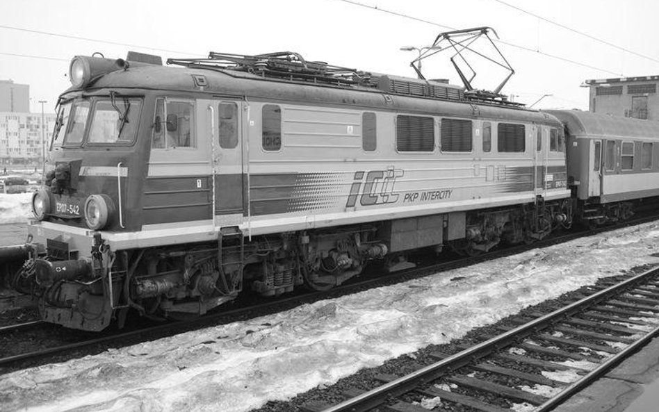 Pociągiem na uroczystości żałobne