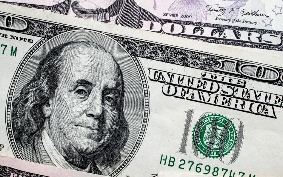 Dolar dolarowi nierówny