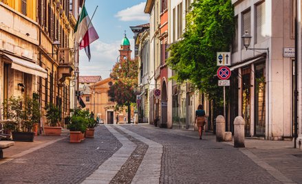 Przedsiębiorcy wspólnotowi oraz obywatele UE mają prawo wjazdu na terytorium Włoch i przebywania we 