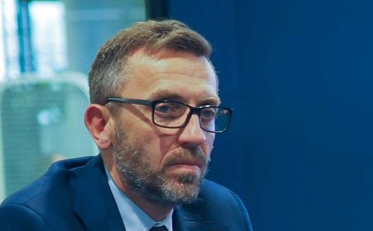 „Wszystkie ryzyka, mówiąc kolokwialnie, inwestor indywidualny musi „brać na klatę”, a ryzyko polityc