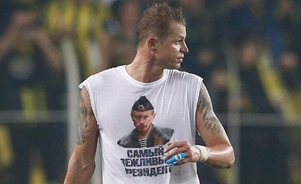 Dmitrij Tarasow nie waha się popierać Putina napisem na T-shircie. Na szczęście jak dotąd nie zdjął 
