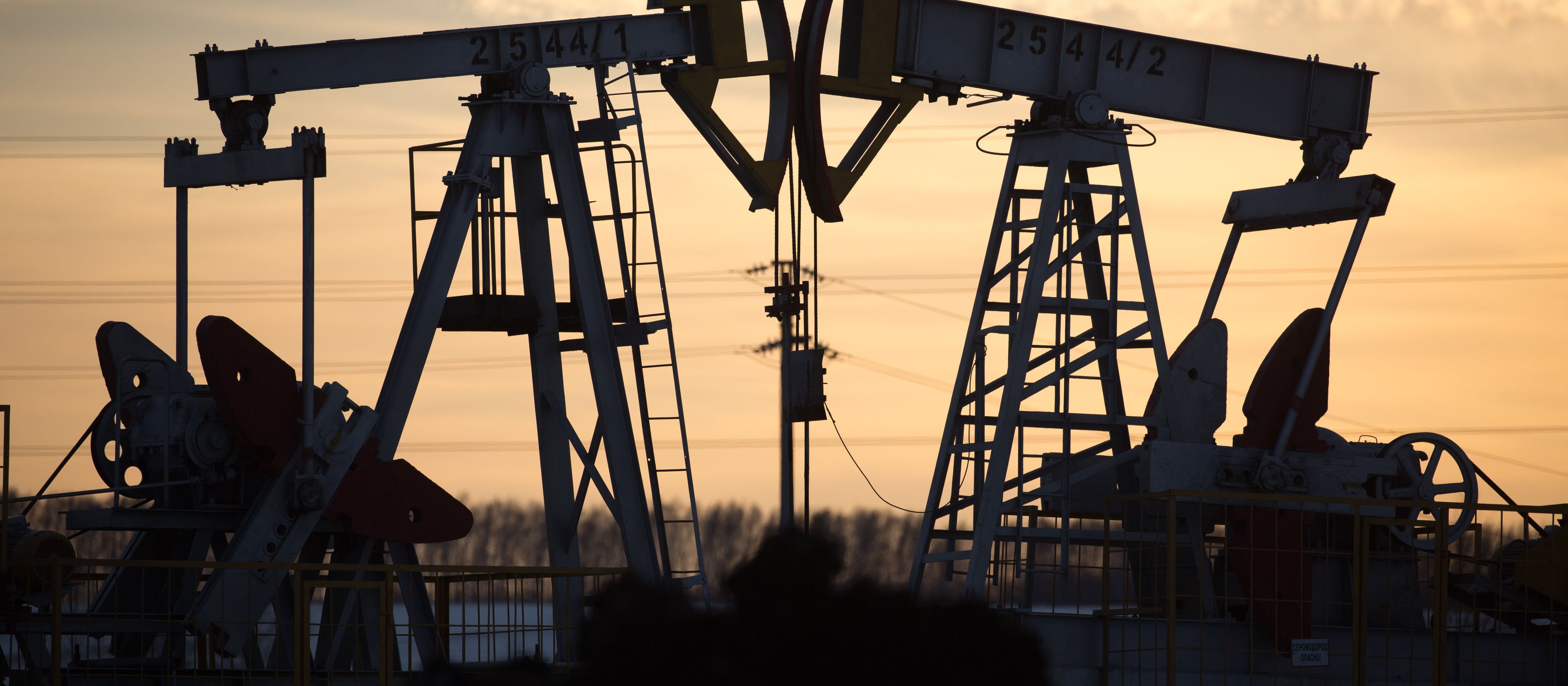 Najwięksi emitenci CO2. Raport Carbon Majors: 32 firmy na „liście hańby”