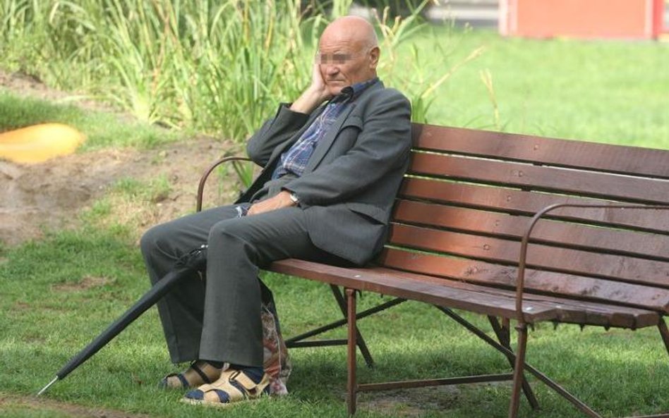 Emeryt może korzystać z funduszu socjalnego w dwóch zakładach