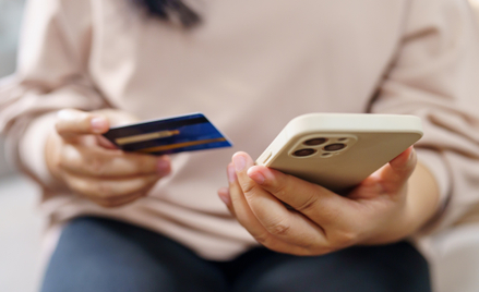 Aplikacje mobilne – wygoda z warunkami