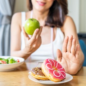 Z danych Ministerstwa Zdrowia wynika, że przeciętny mieszkaniec Polski spożywa rocznie około 40-50 k