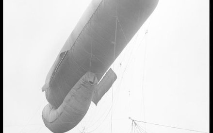 Przygotowanie zacumowanego balonu obserwacyjnego Parseval-Sigsfeld do wypuszczenia. Balon był używan