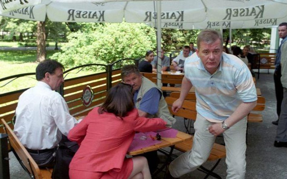 Pod Żubrem w stolicy doszło do skandalu z poturbowaniem fotoreportera "Newsweeka"