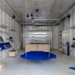 Wnętrze księgarni to ledwie 44 metry kwadratowe. Kluczowym wyzwaniem dla projektantów było rozwiązan