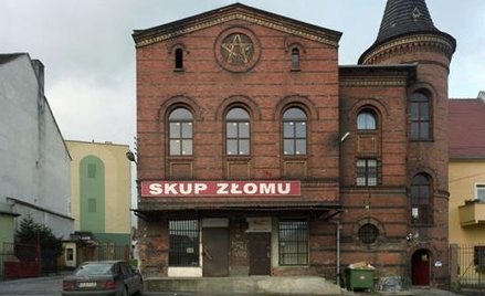 Lubań – skup złomu w synagodze z pierwszej połowy XIX w.