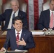 Premier Shinzo Abe w czasie środowego emocjonalnego przemówienia w Kongresie USA