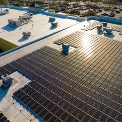 Sieci handlowe szukają sposobów na zredukowanie swoich emisji.