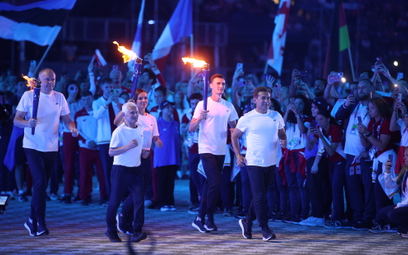 Sztafetę znicza olimpijskiego stworzyli Robert Korzeniowski, Maja Włoszczowska, Dawid Tomala, Marcin