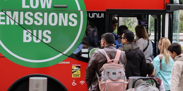 Popyt na podróże w Europie rośnie rekordowo, ale turyści skracają wyjazdy i oszczędzają