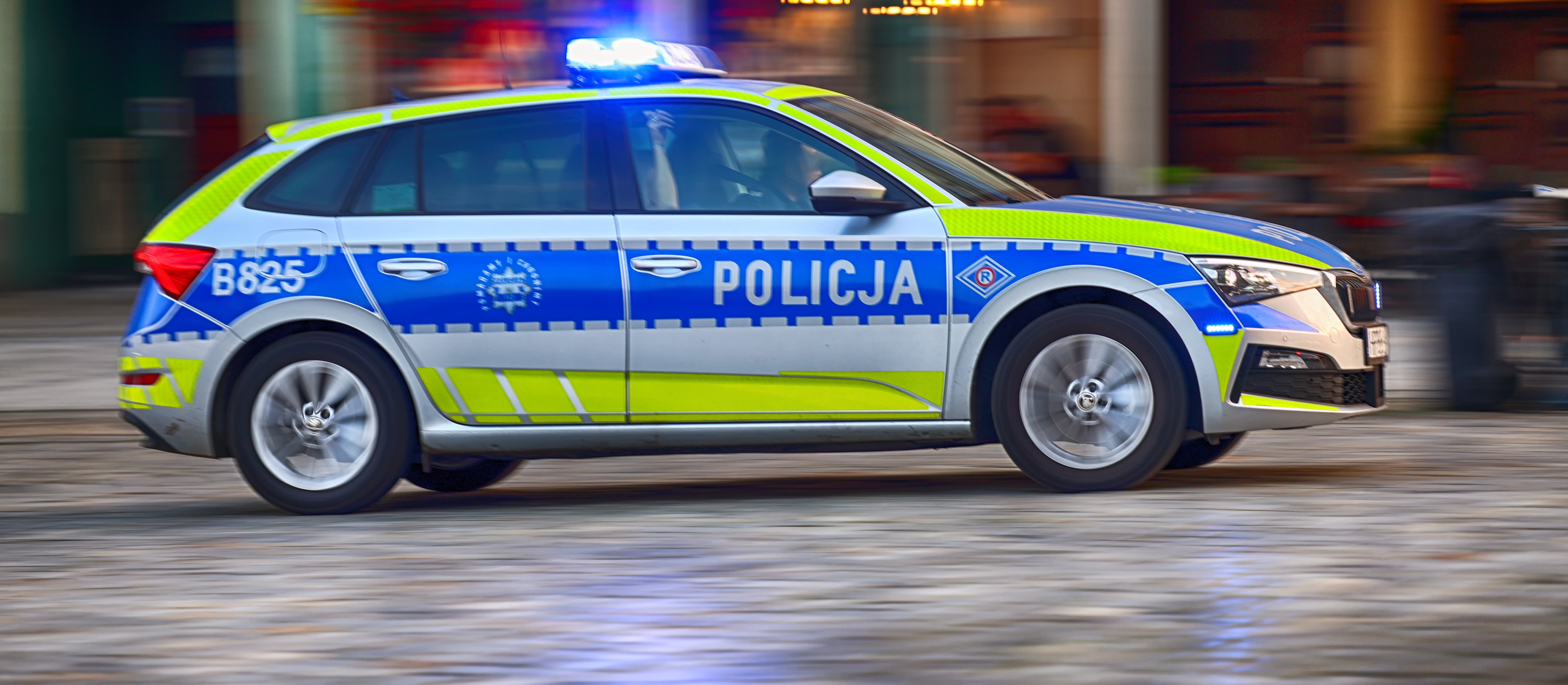 Agresywny 39-latek nie żyje. Wcześniej groził policjantom użyciem szabli