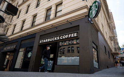 Starbucks do pracowników w USA: albo się szczepicie albo się testujecie
